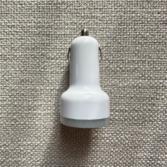 White Dual USB Universal Adapter Car Charger - Picture 7 of 11